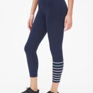 GapFit high rise blackout gradient stripe 7/8 leggings. Size M in blue